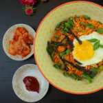 Kimchi Bratreis mit Spiegelei.